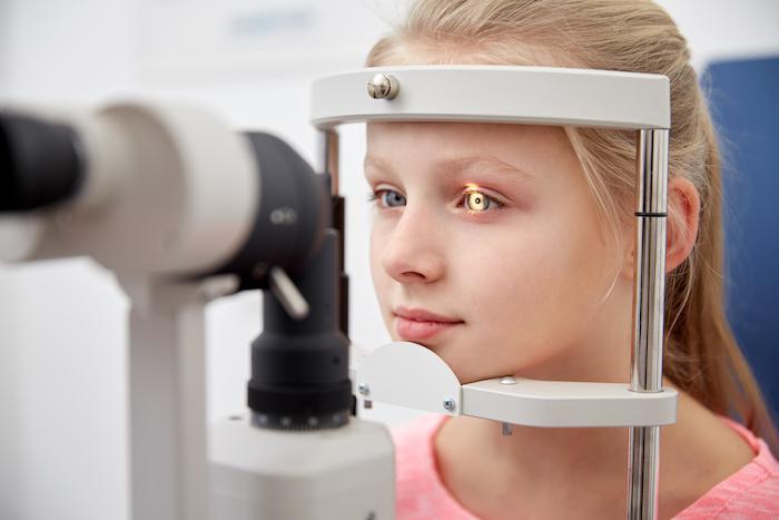 Child exam with eye machine