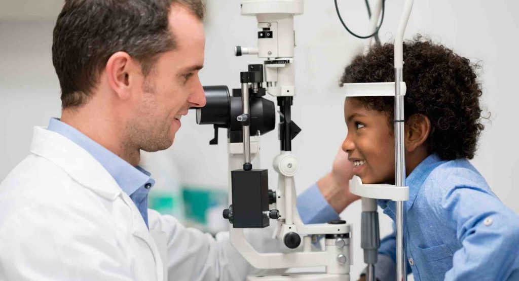 eye exam with child