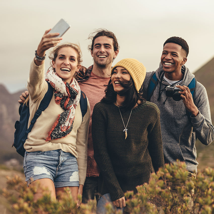 Group-of-social-networking-friends-on-hiking-trip.-Group-of-creatives-meet-up-for-hiking