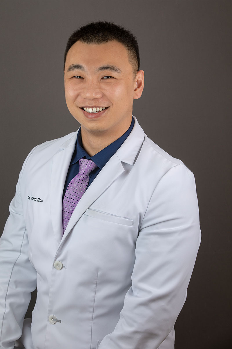 ジョン・サッチーSight's of New York city John Zou, OD | Board-Certified Optometrist in New York City